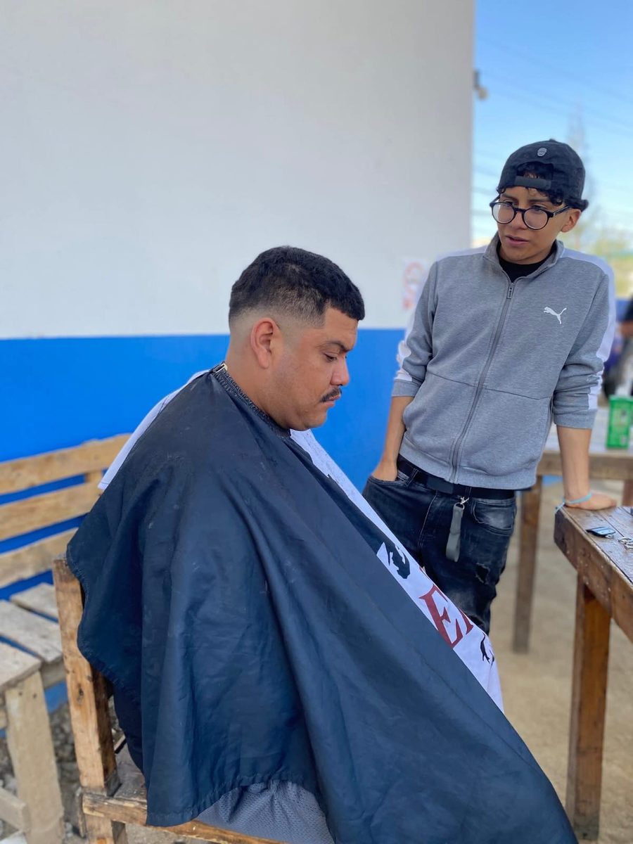Fade limpio — práctica de barbería